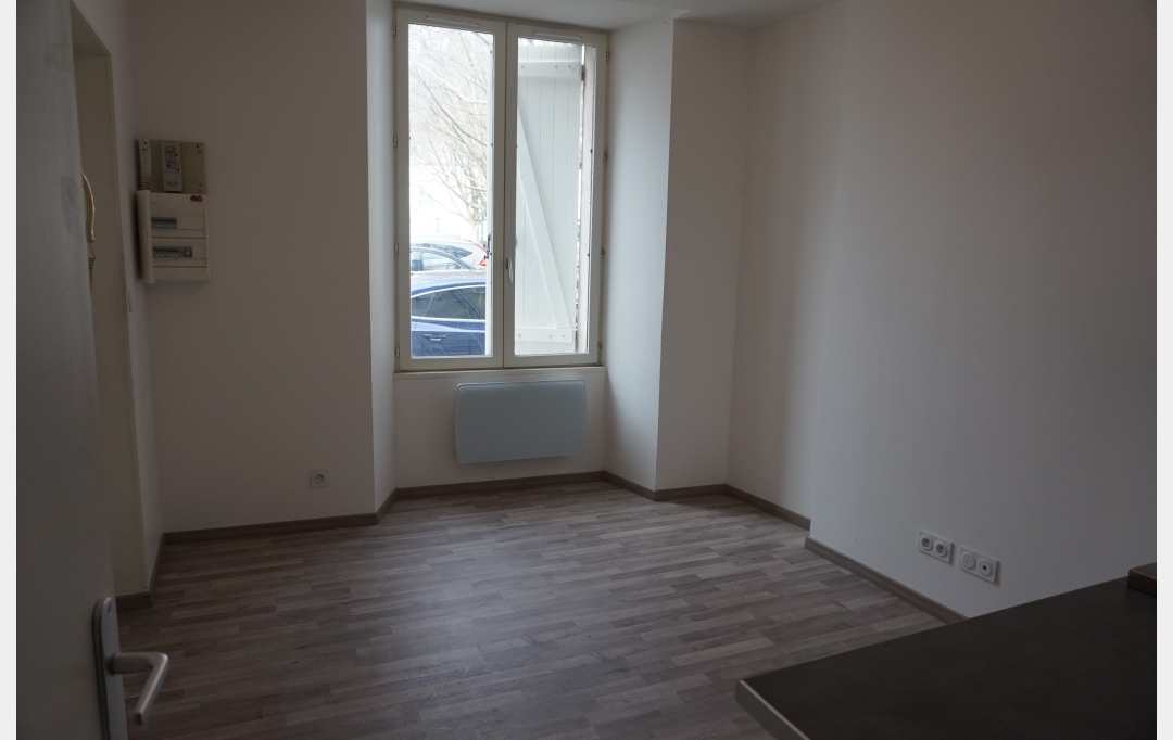 REPUBLIQUE IMMOBILIER : Appartement | SENS (89100) | 28 m2 | 390 € 